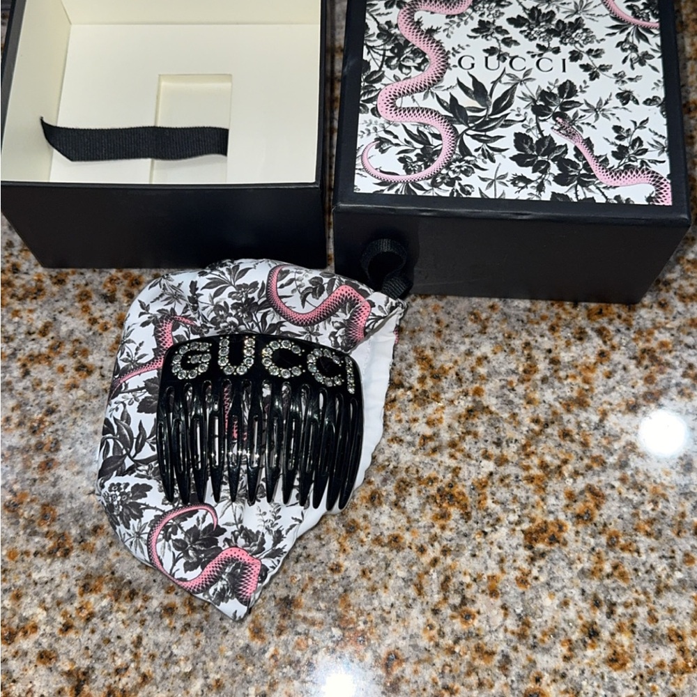Gucci Black Hair Comb with Patterned Pouch